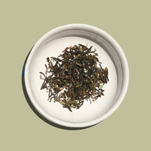 Load image into Gallery viewer, DARJEELING GREEN TEA, LOOSE LEAF IMAGE OF ORGANIC TEA LEAVES