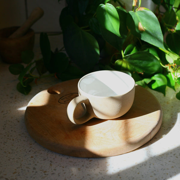 CERAMIC TEA MUG IN KITCHEN