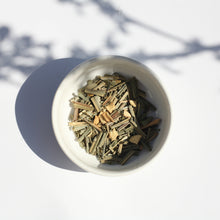 Load image into Gallery viewer, LEMONGRASS AND GINGER HERBAL TEA, ORGANIC LOOSE LEAF CLOSE UP